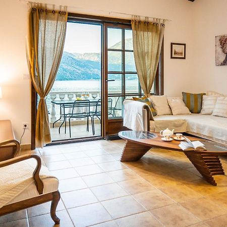 Villa Chantal Котор Екстериор снимка