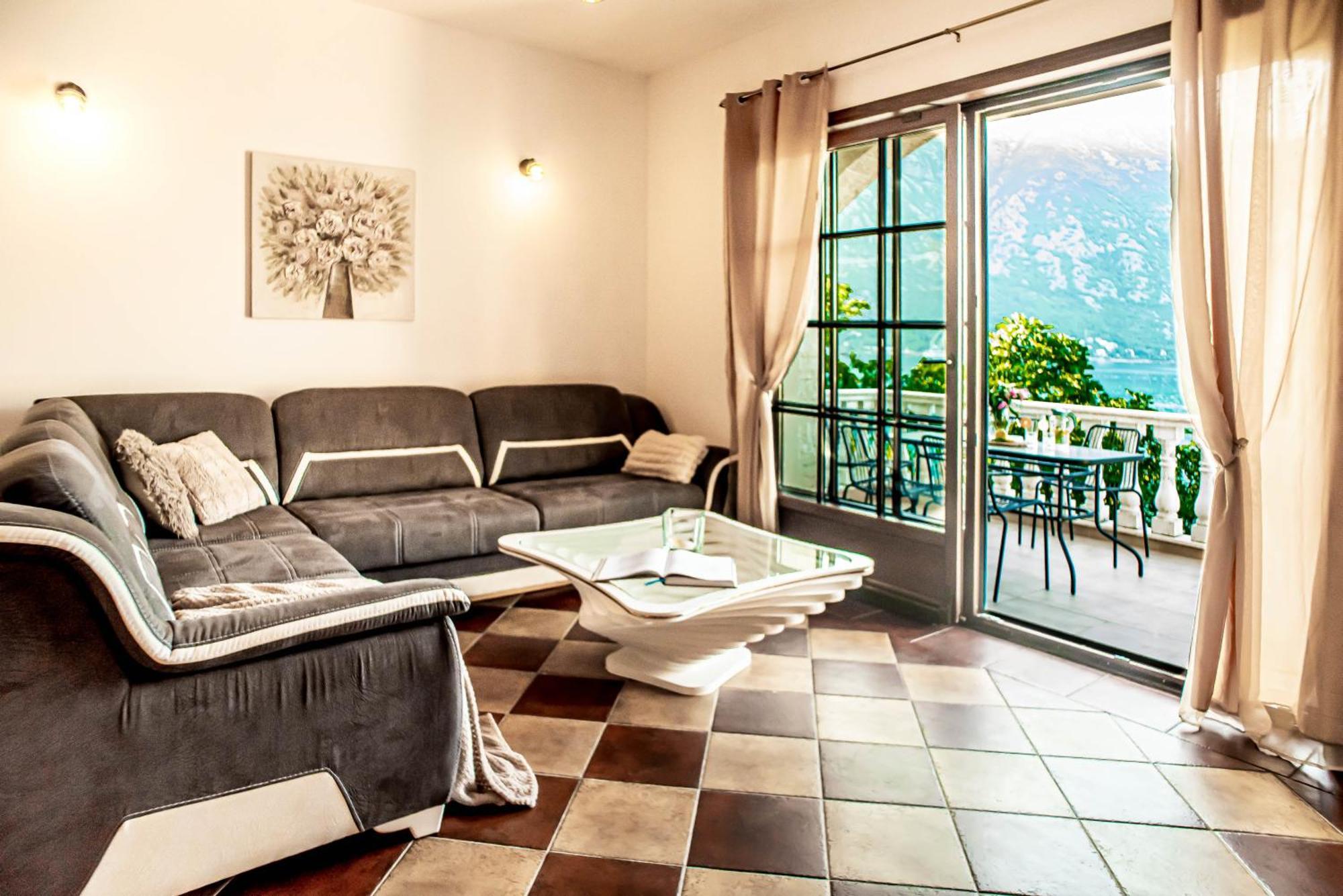 Villa Chantal Котор Екстериор снимка