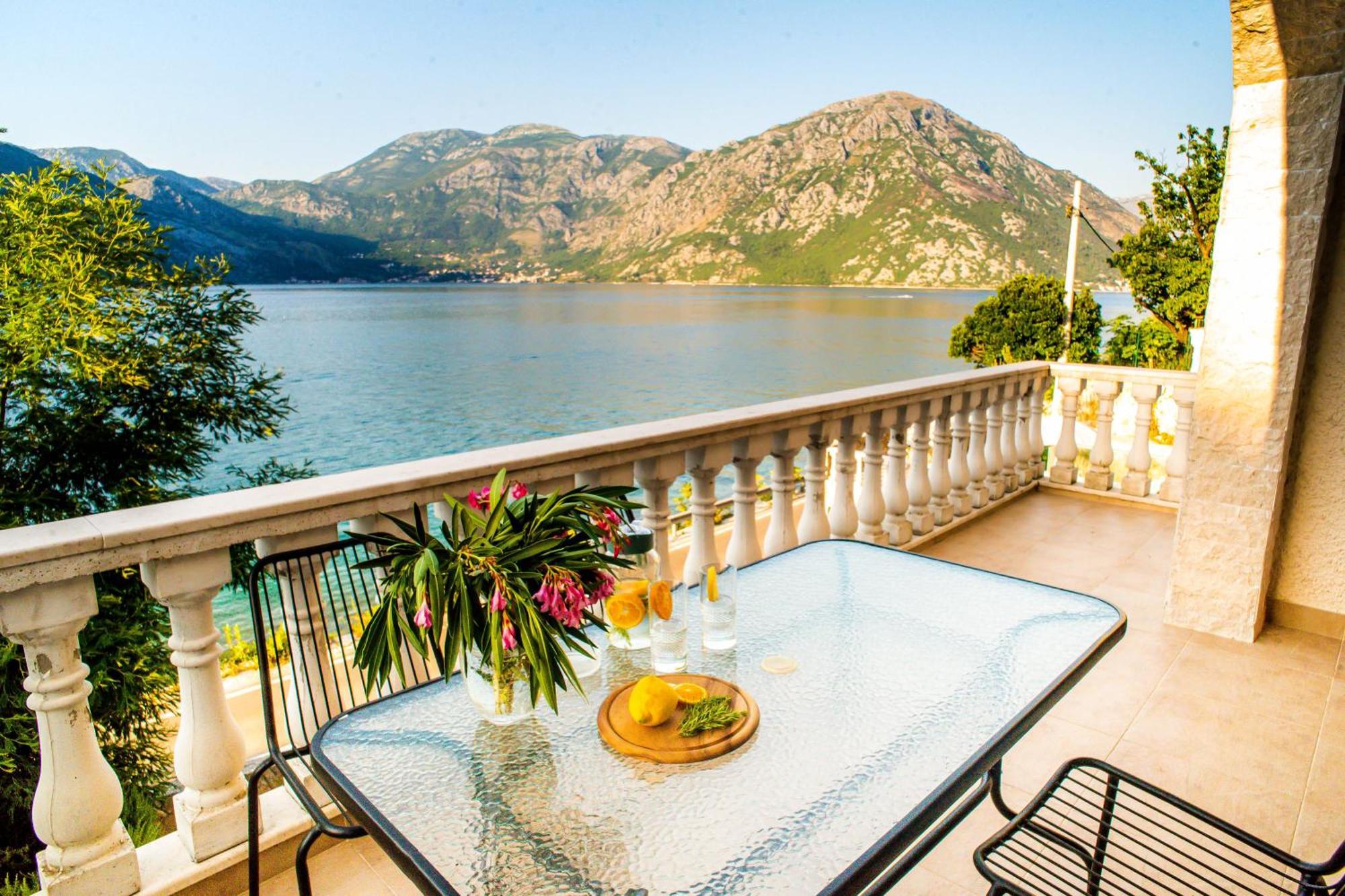 Villa Chantal Котор Екстериор снимка