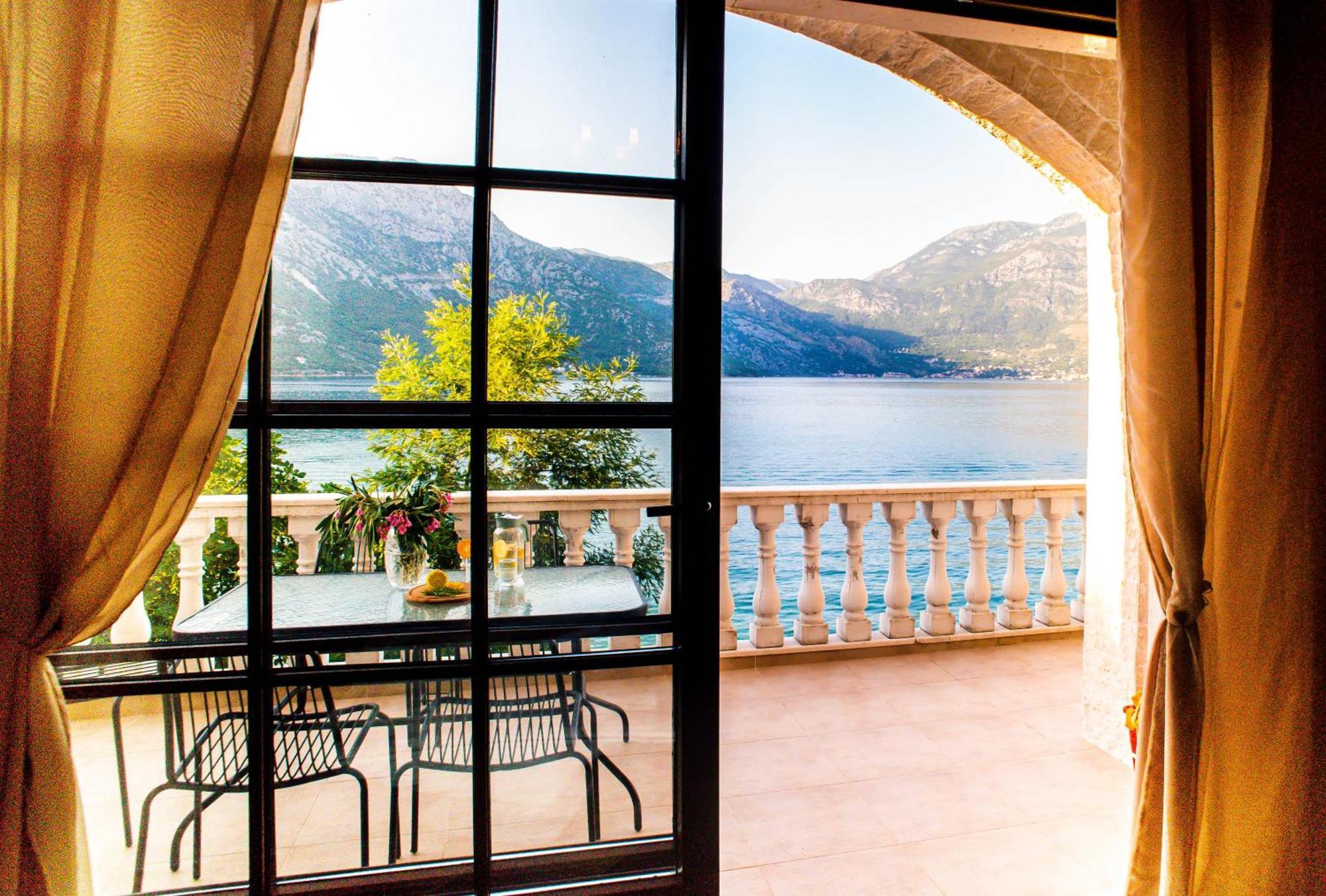 Villa Chantal Котор Екстериор снимка