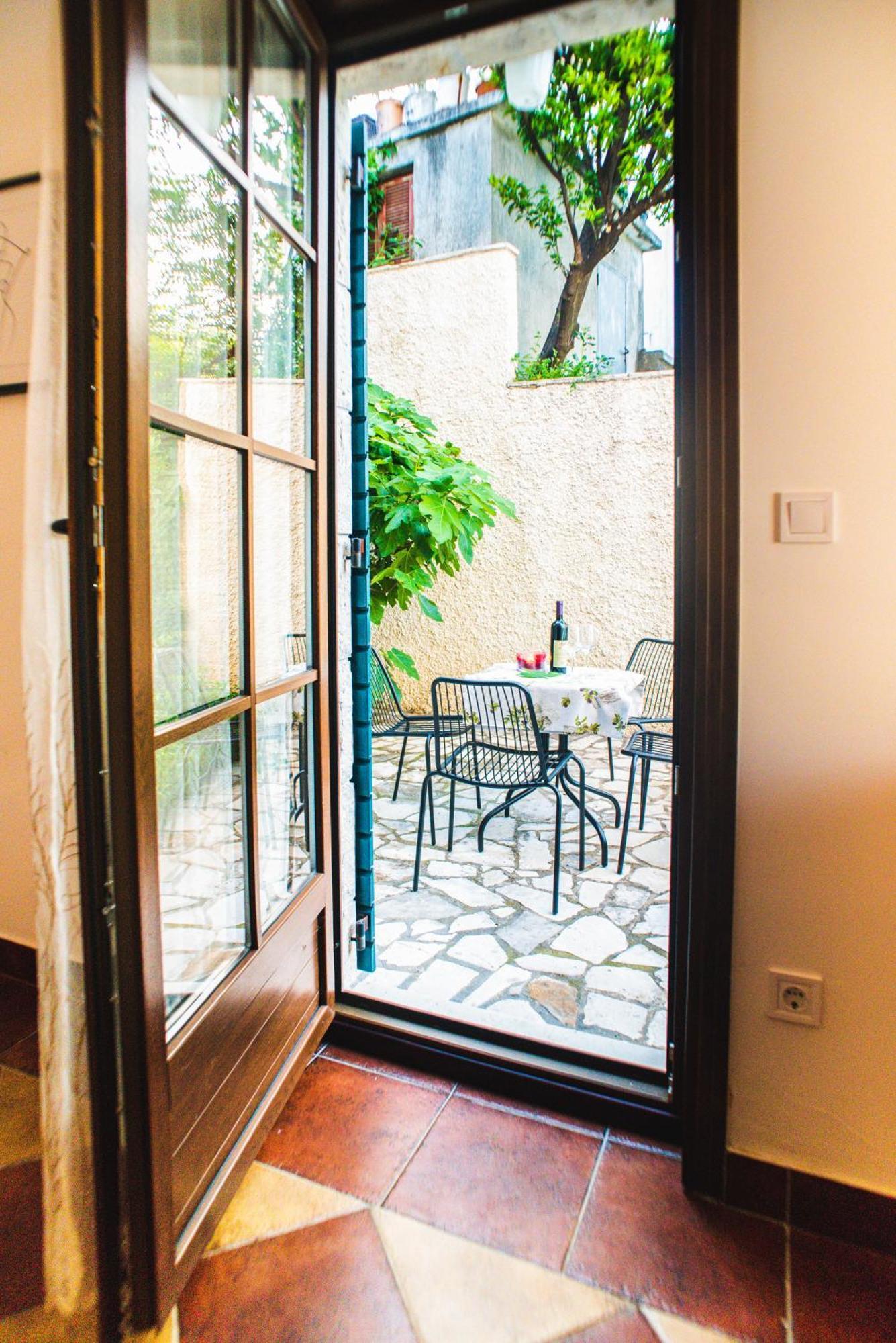Villa Chantal Котор Екстериор снимка