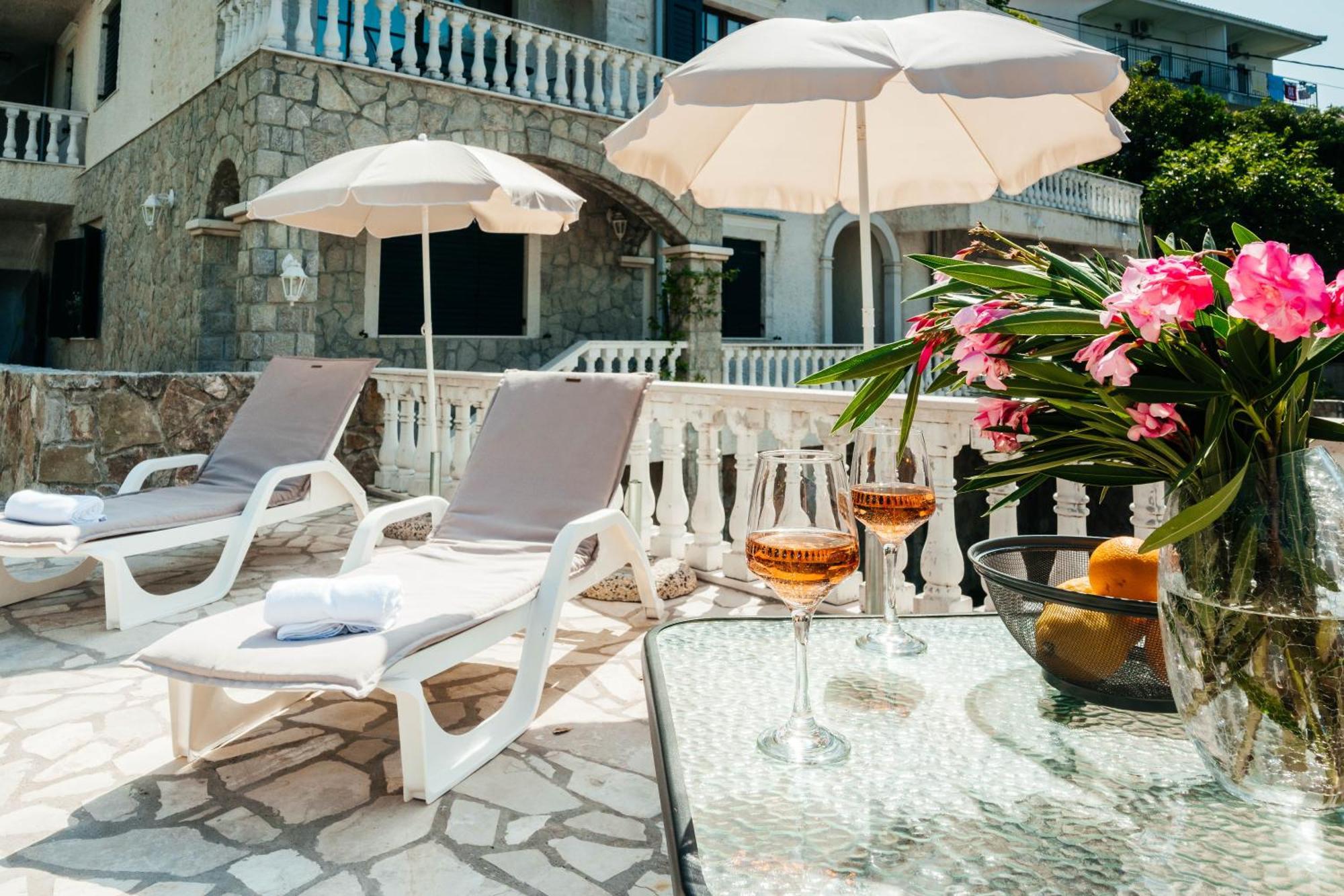 Villa Chantal Котор Екстериор снимка