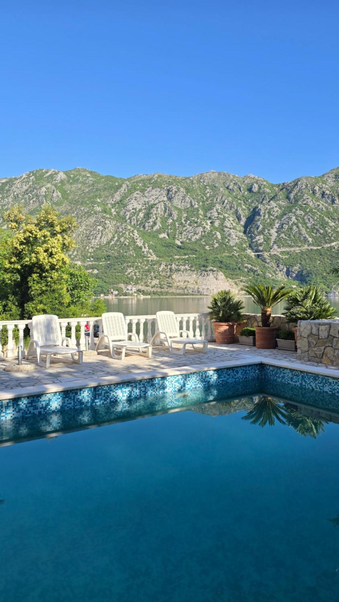 Villa Chantal Котор Екстериор снимка