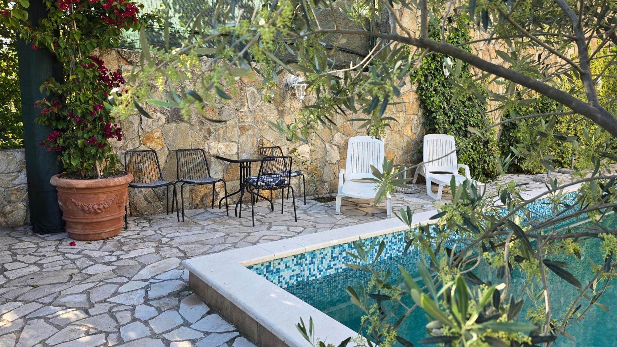Villa Chantal Котор Екстериор снимка